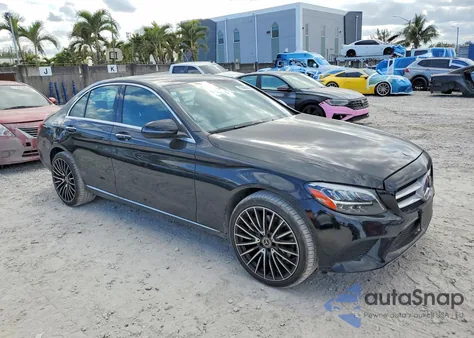 2019 Mercedes-Benz C 300 4Matic z USA, uszkodzony, nr VIN 55SWF8EB0KU294214